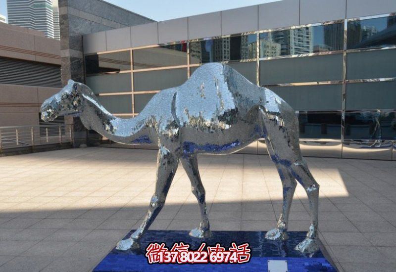不銹鋼駱駝雕塑，為廣場(chǎng)添彩