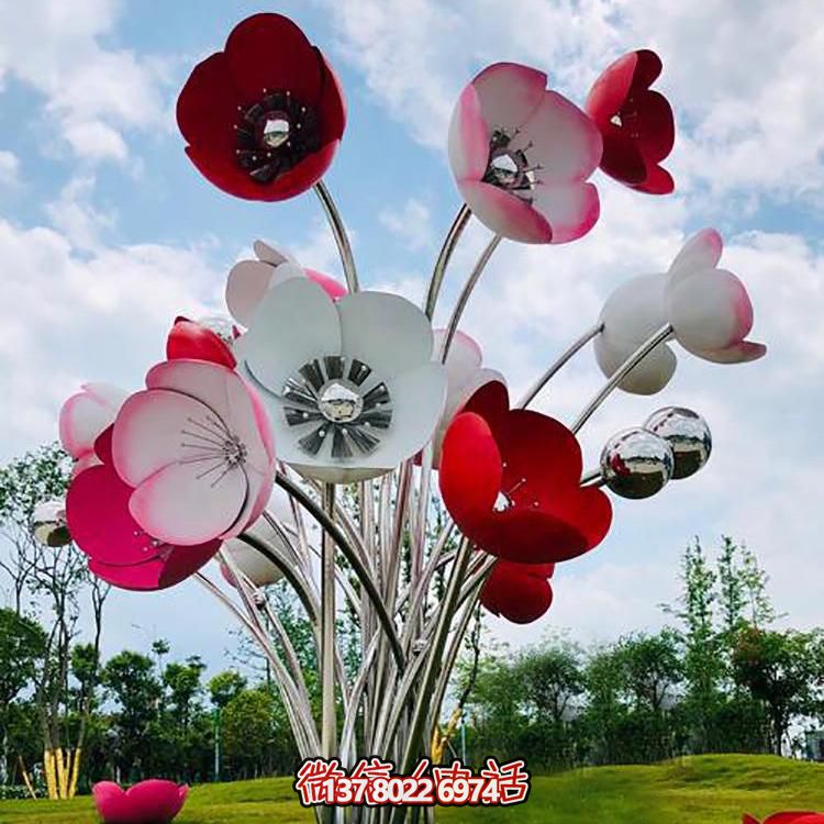 不銹鋼彩繪大型花朵雕塑，為景區廣場增添色彩