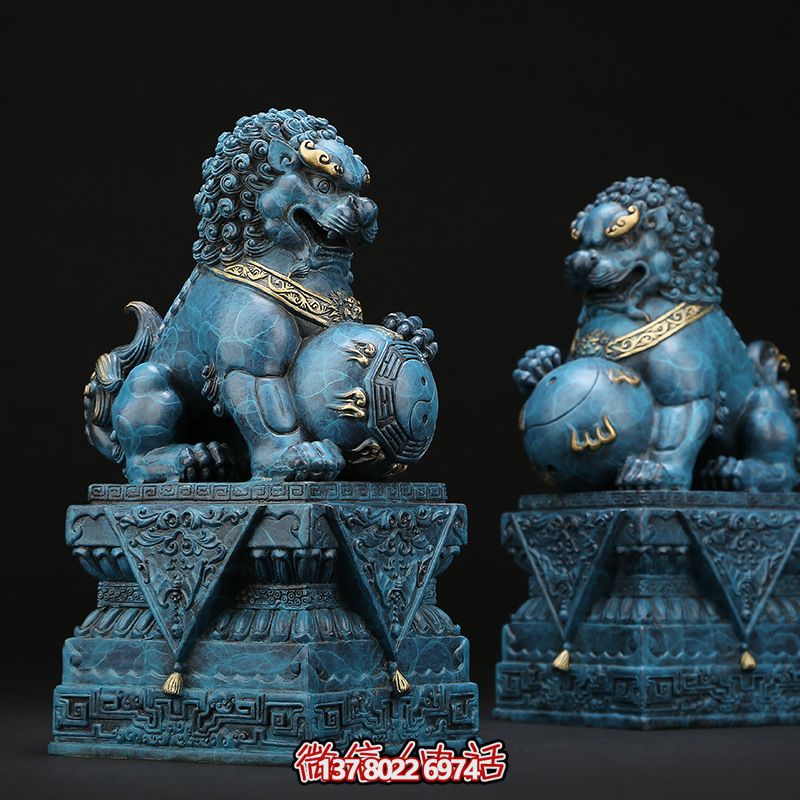 仿古青銅獅子雕塑，為景區(qū)創(chuàng)意增添古樸色彩