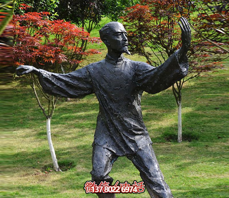 公園太極銅雕裝飾，增添運動人物氣息