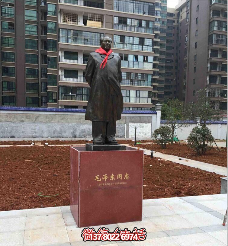 偉大領袖毛澤東仿銅雕塑，裝點小區玻璃鋼玻璃