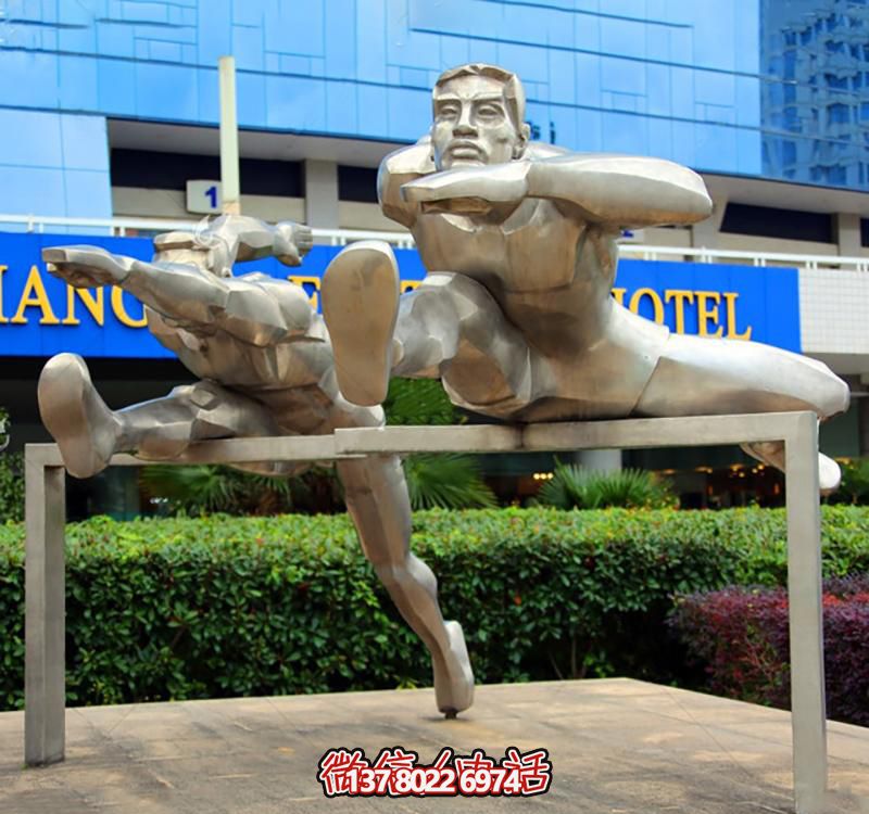 高科技不銹鋼跨欄雕塑裝置，傳承體育運(yùn)動(dòng)主題人物