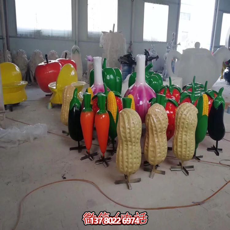 高品質(zhì)玻璃鋼雕塑，為您的園林景觀提供新鮮水果蔬菜